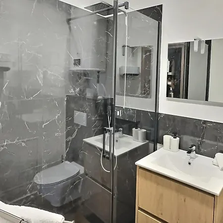 Cinema Hotel apartamentowy 4*