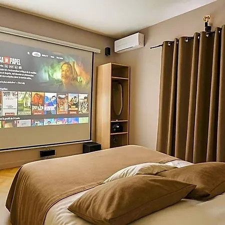 Hotel apartamentowy Cinema 4*