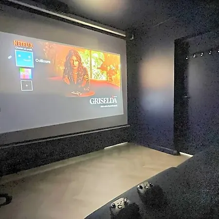 Cinema 4*